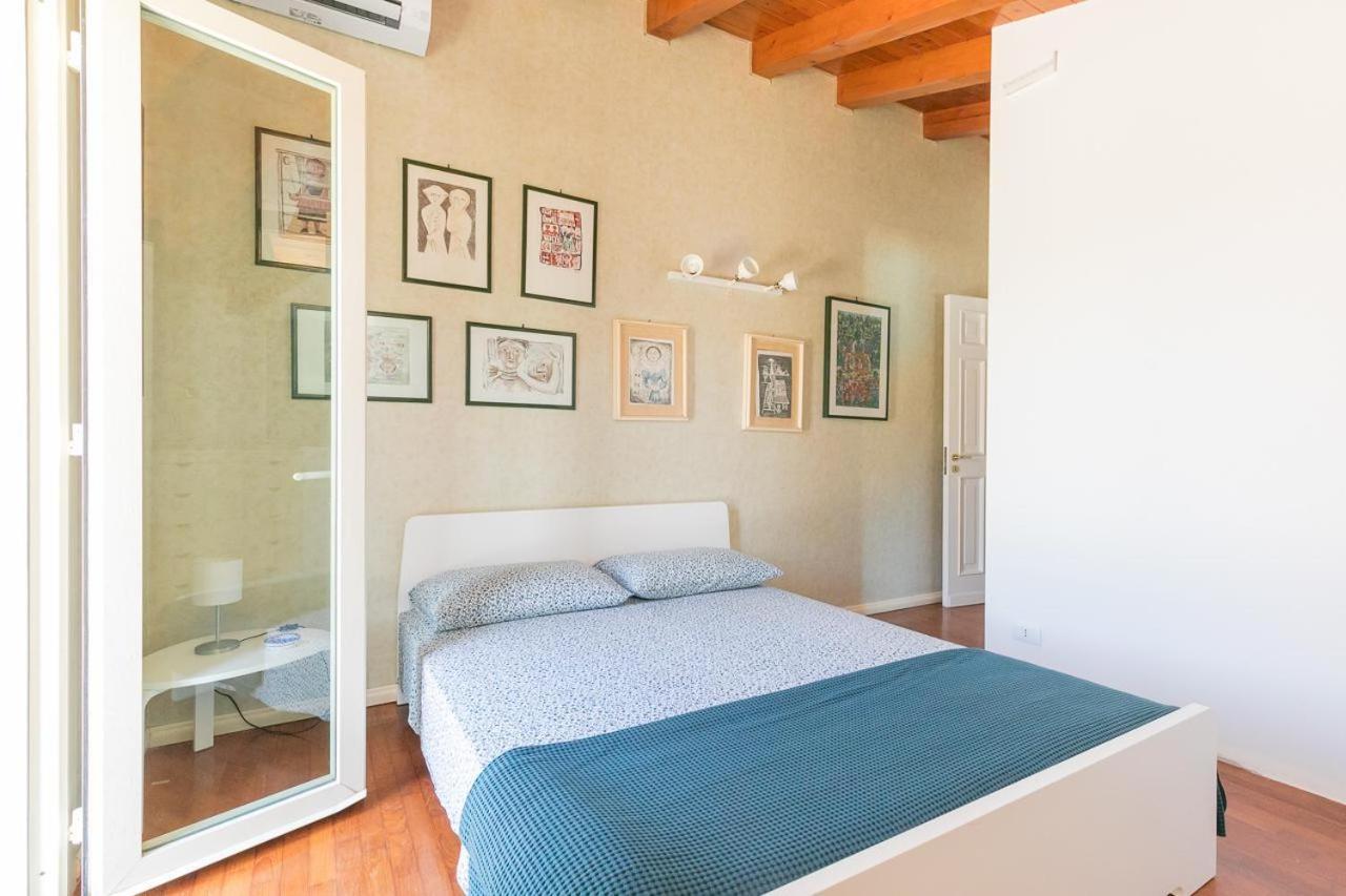 Vila Fronte Spiaggia Zoe Augusta Exteriér fotografie
