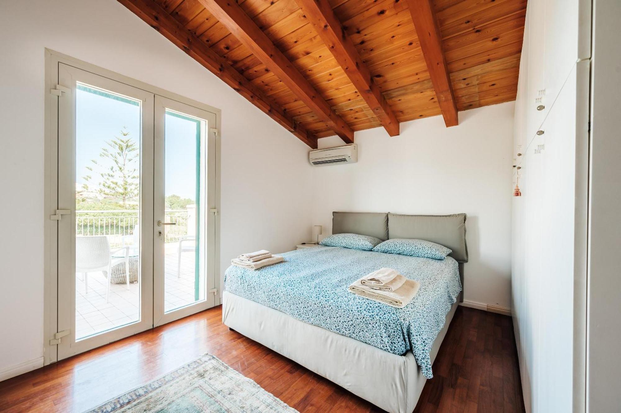 Vila Fronte Spiaggia Zoe Augusta Exteriér fotografie